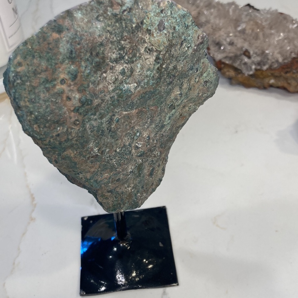 Amethyst on stand. Incredible rare beauty! - Picture 5 of 7